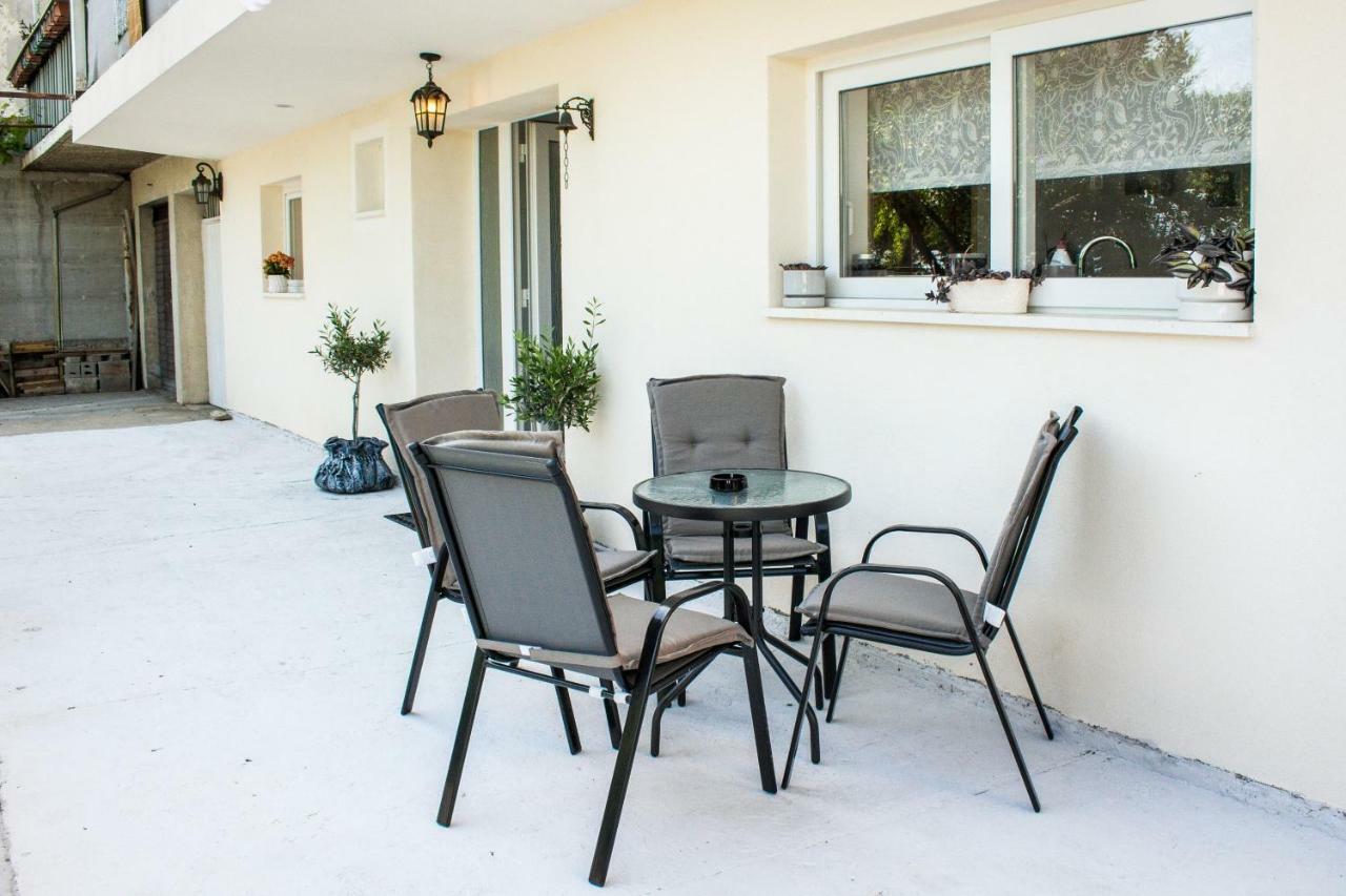 Apartment Verica In Duce - 20 Meters From The Beach Dugi Rat Exteriér fotografie